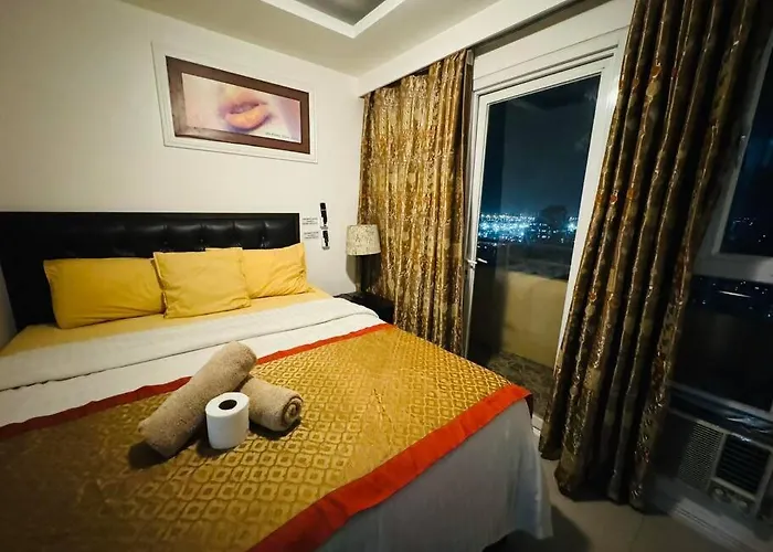 Birch Tower A1 Front Of Robinsonmla Rizal Park Apartment Manila
