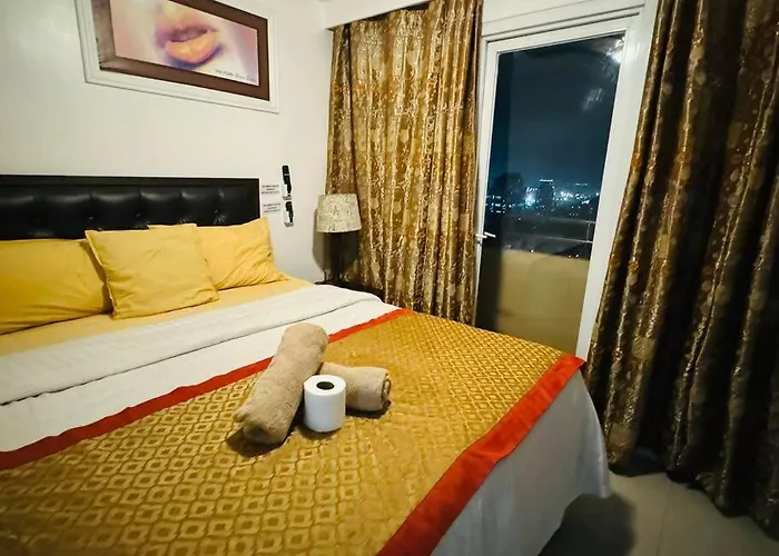 Birch Tower A1 Front Of Robinsonmla Rizal Park Apartment